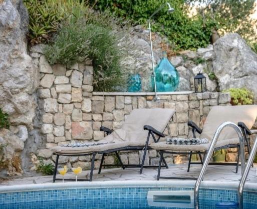 Image 1 of Sunny Villa, With Pool, BBQ, View, Parking