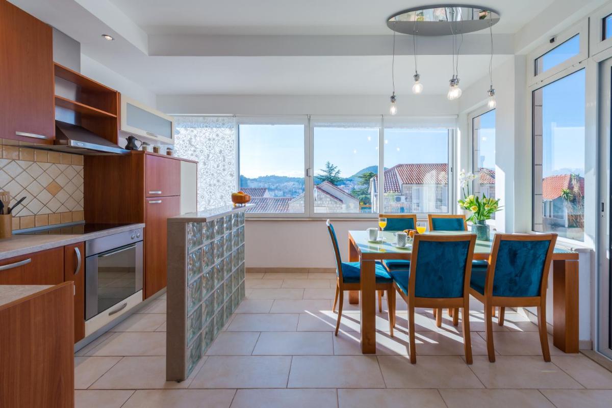 Image 3 of Tara Apartments