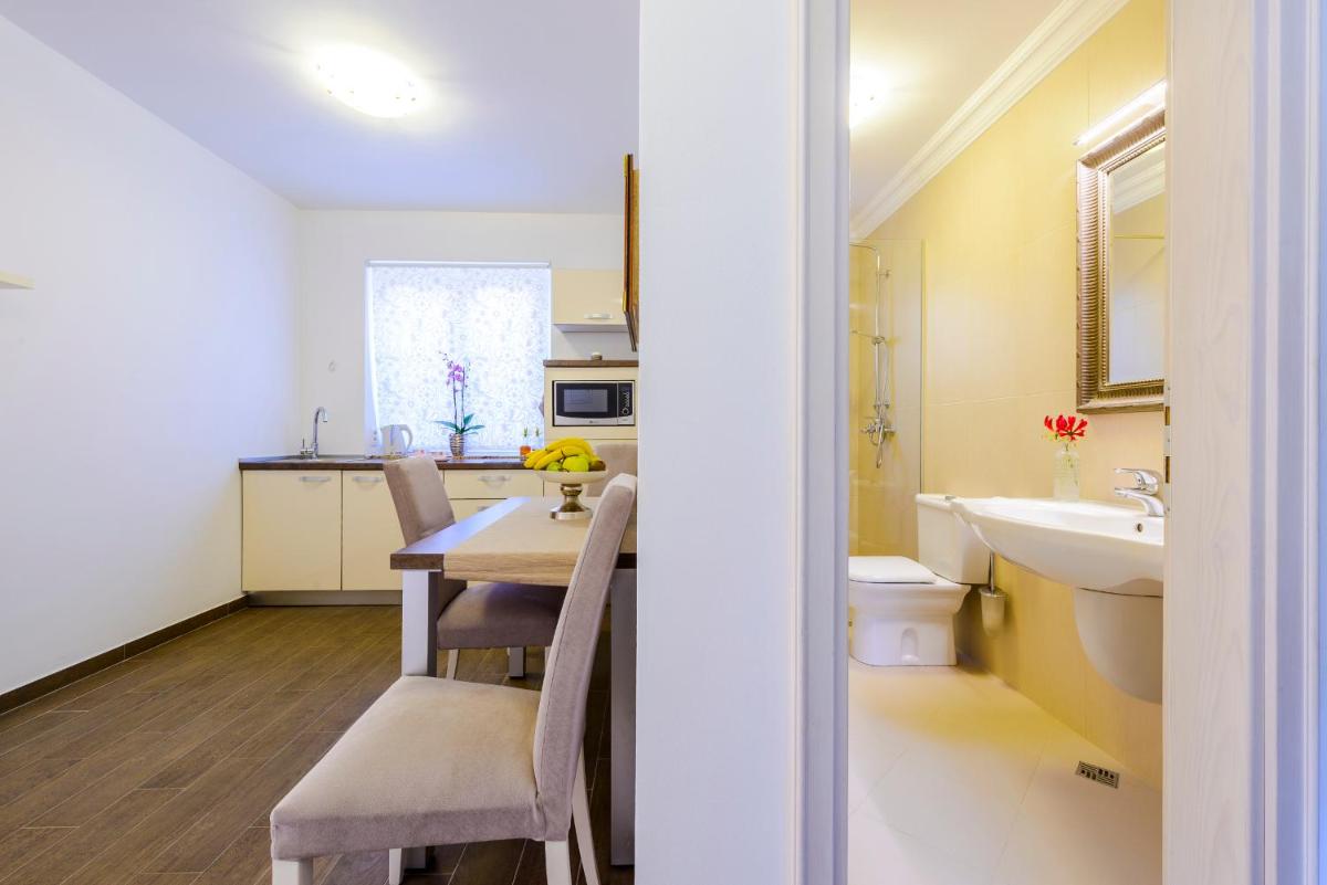 Image 2 of Tara Apartments