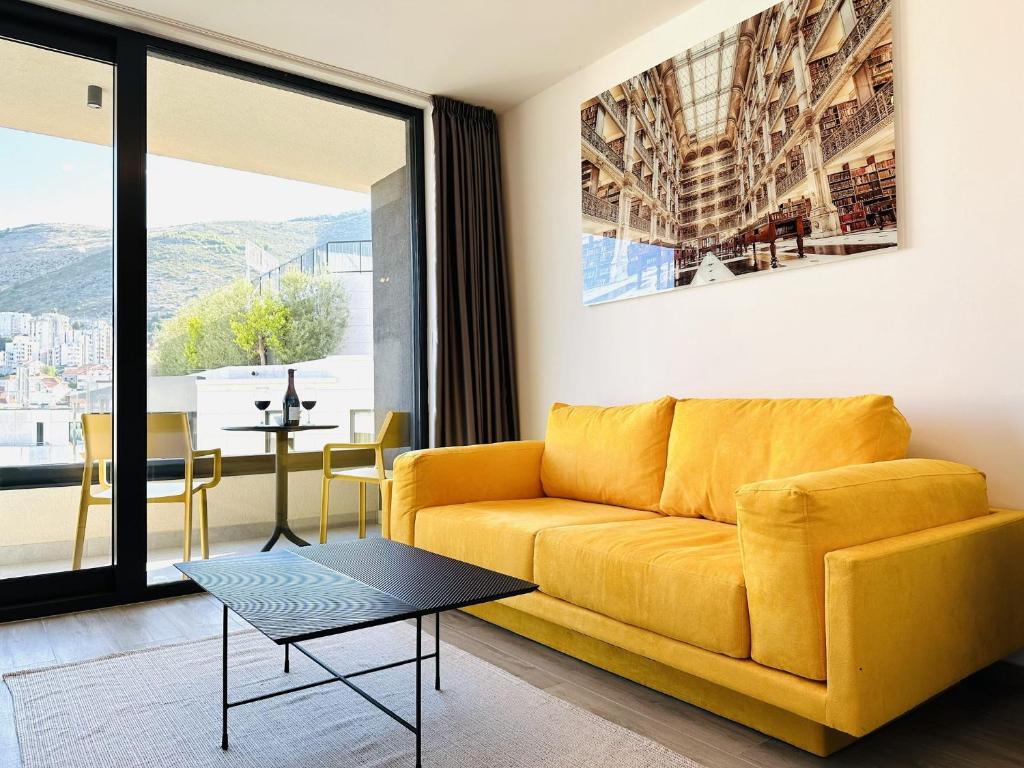 Image of The Urbanite