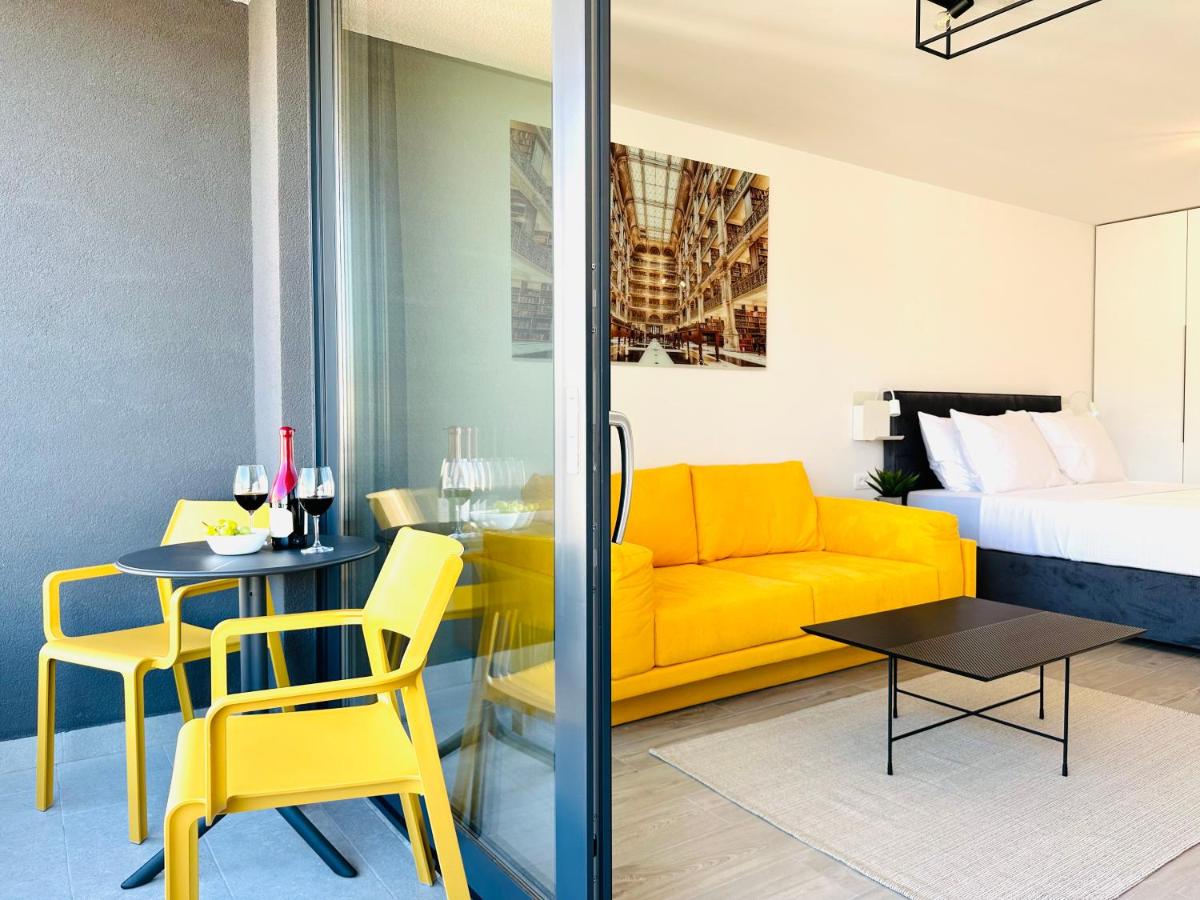 Image 3 of The Urbanite