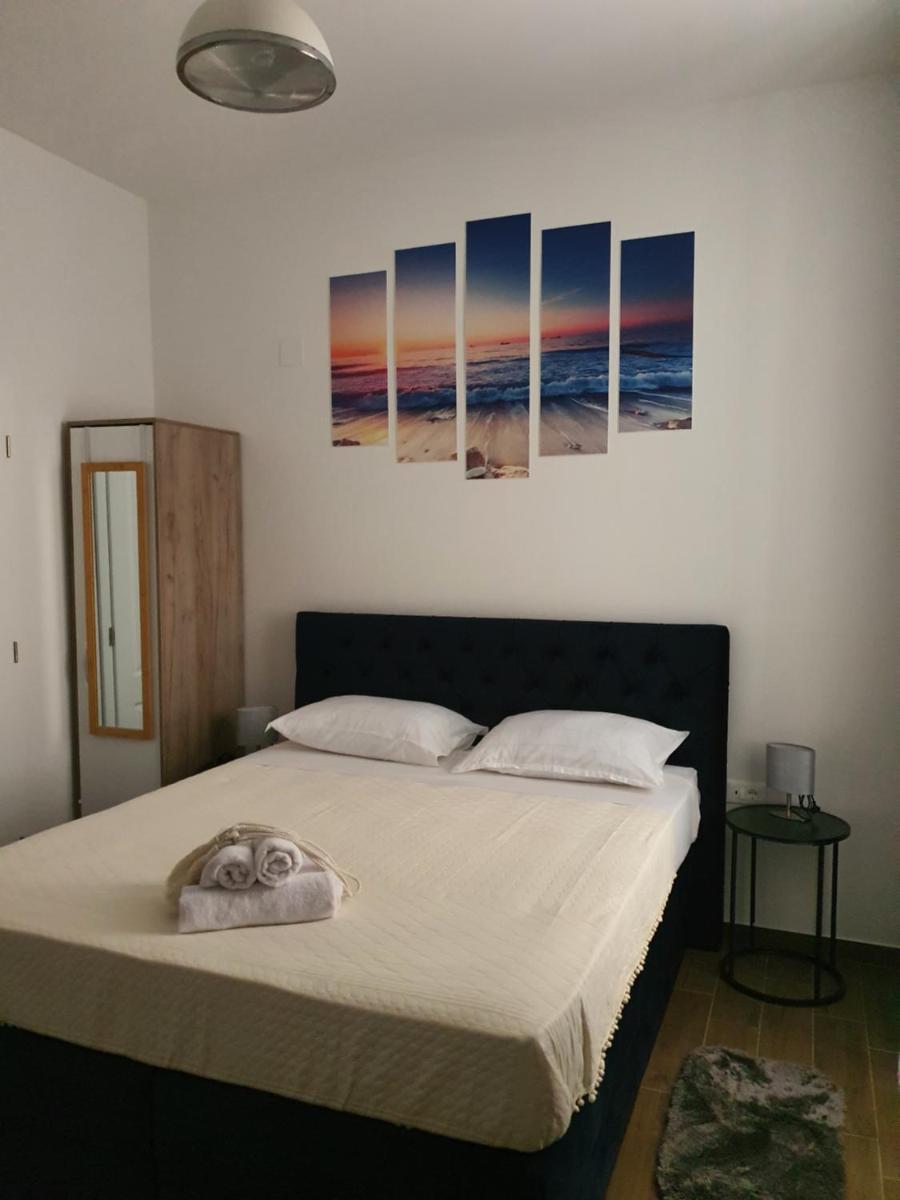 Image 2 of Throne of Dubrovnik Room 2