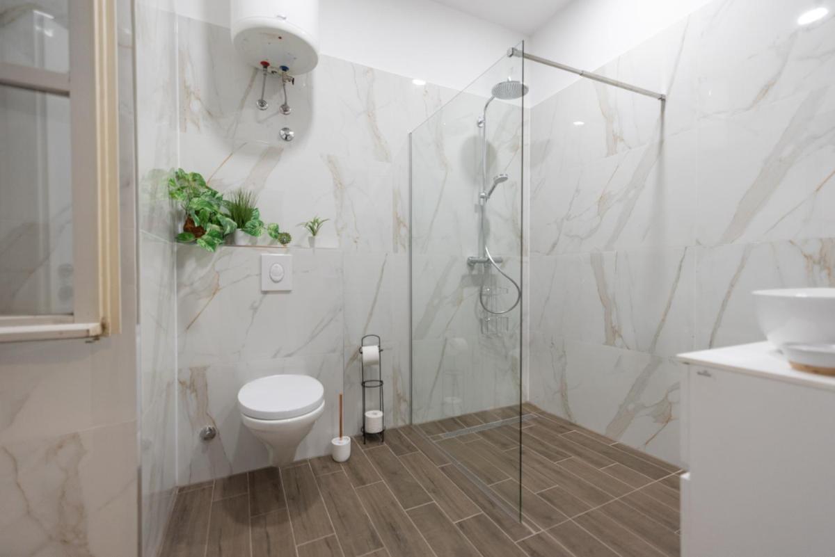 Image 5 of Throne of Dubrovnik Room 2