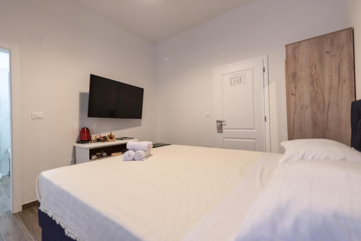 Image 3 of Throne of Dubrovnik Room 2