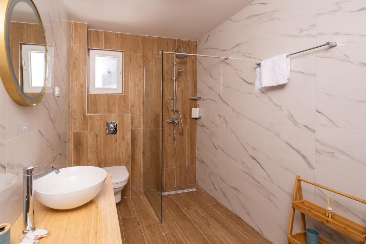 Image 2 of Villa Leona