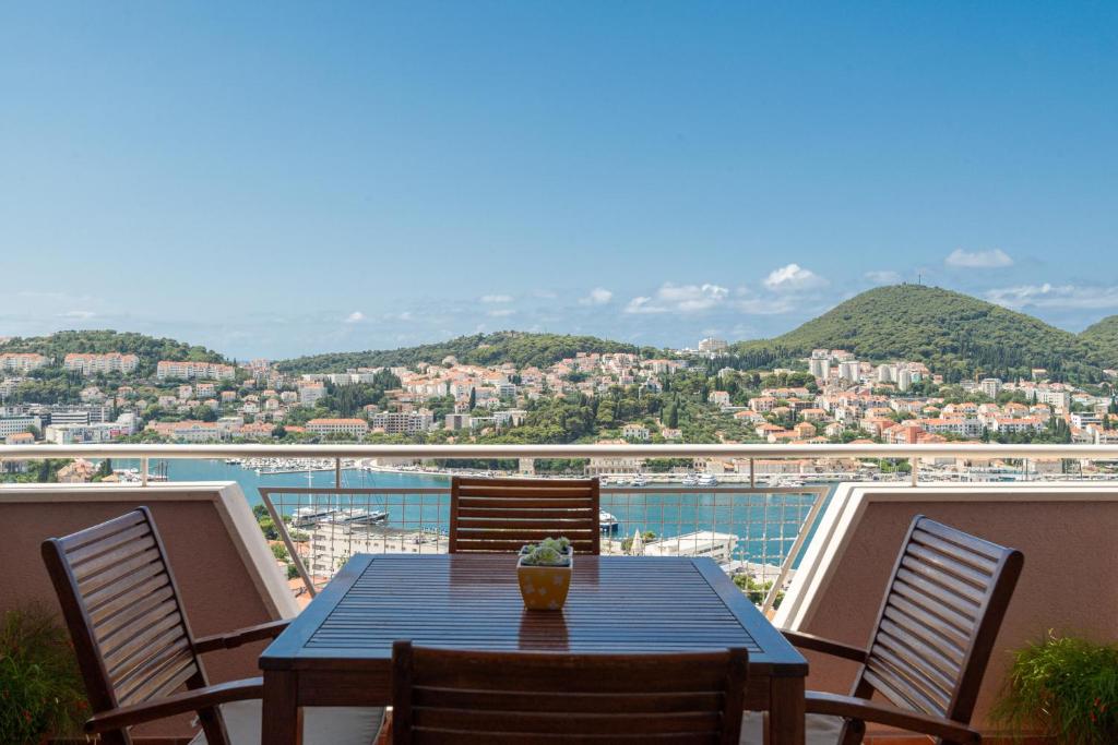 Image of a BIT of paradise