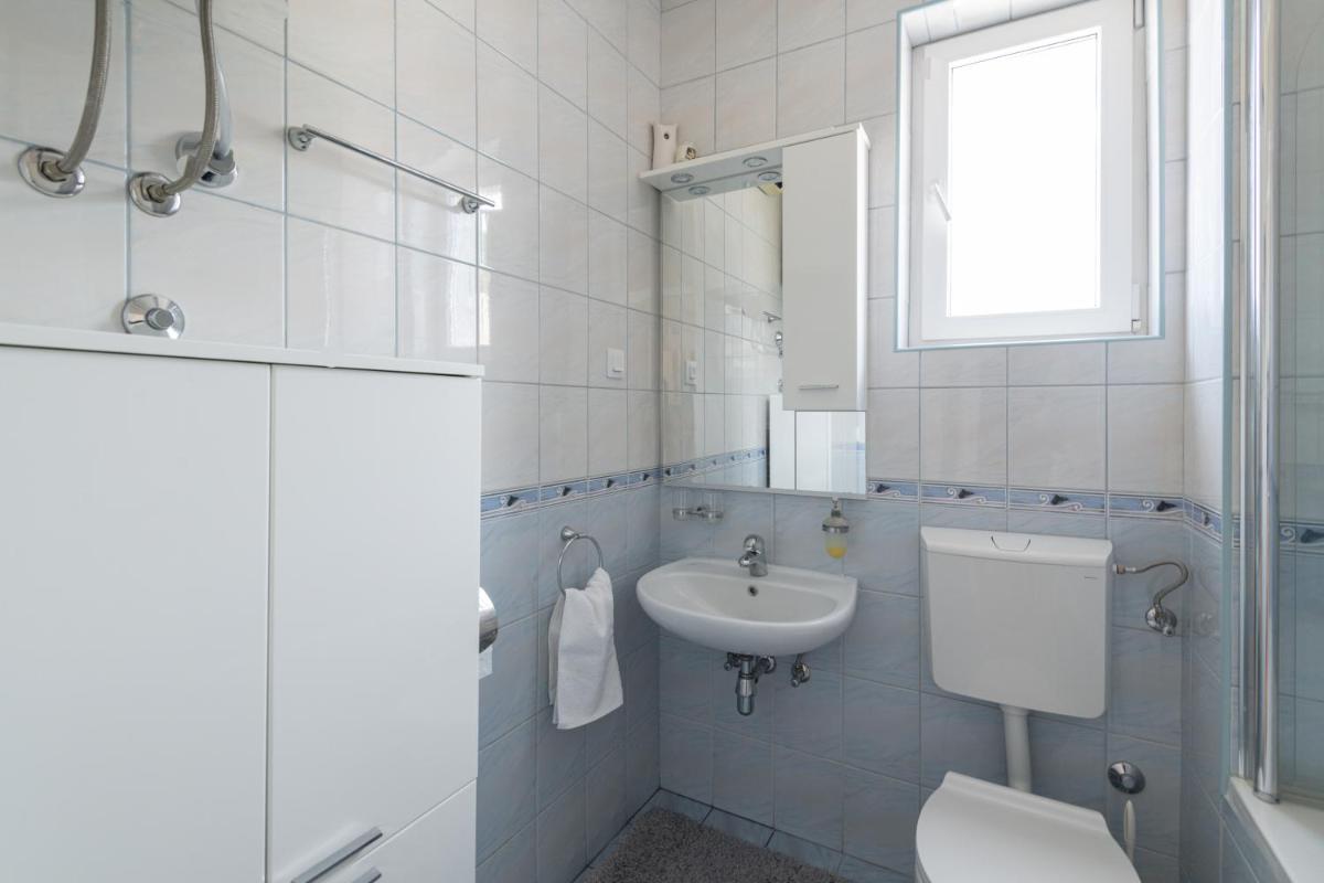 Image 2 of a BIT of paradise