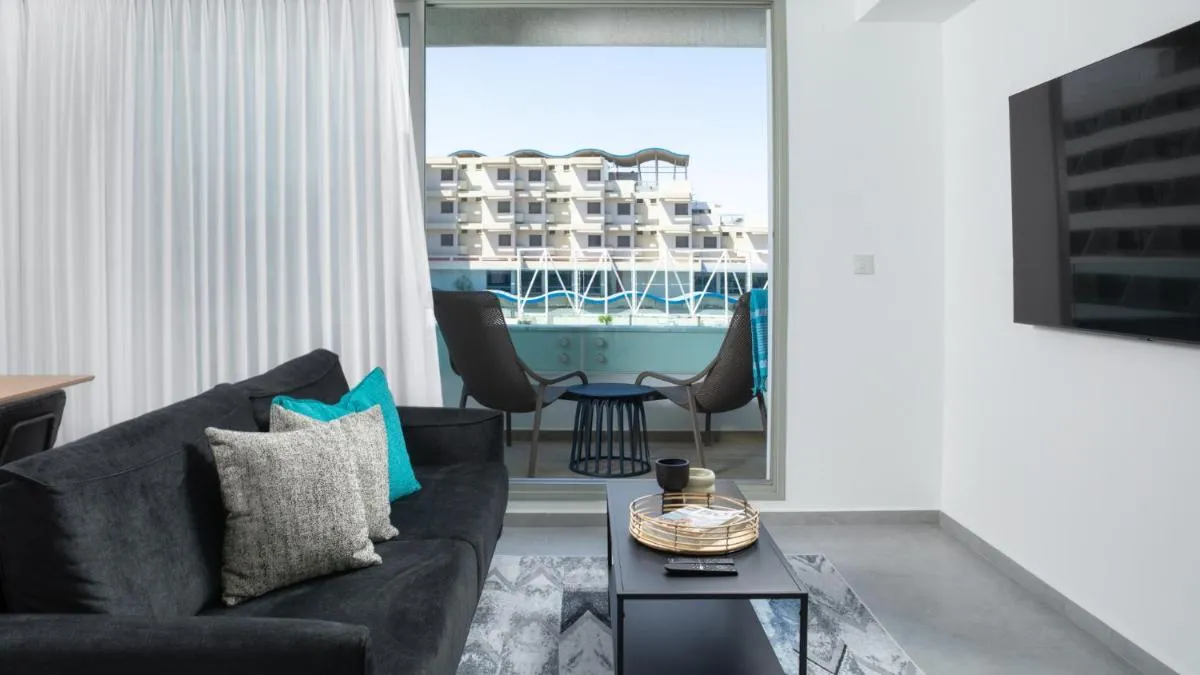 Amazing big studio sea view apartment – By Edom