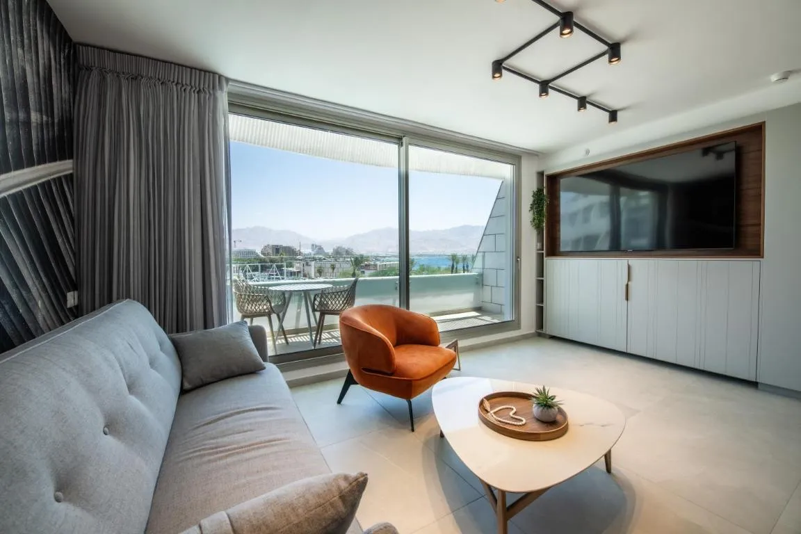 Beach Side-Kings Luxury Sea view Amazing Pool Eilat