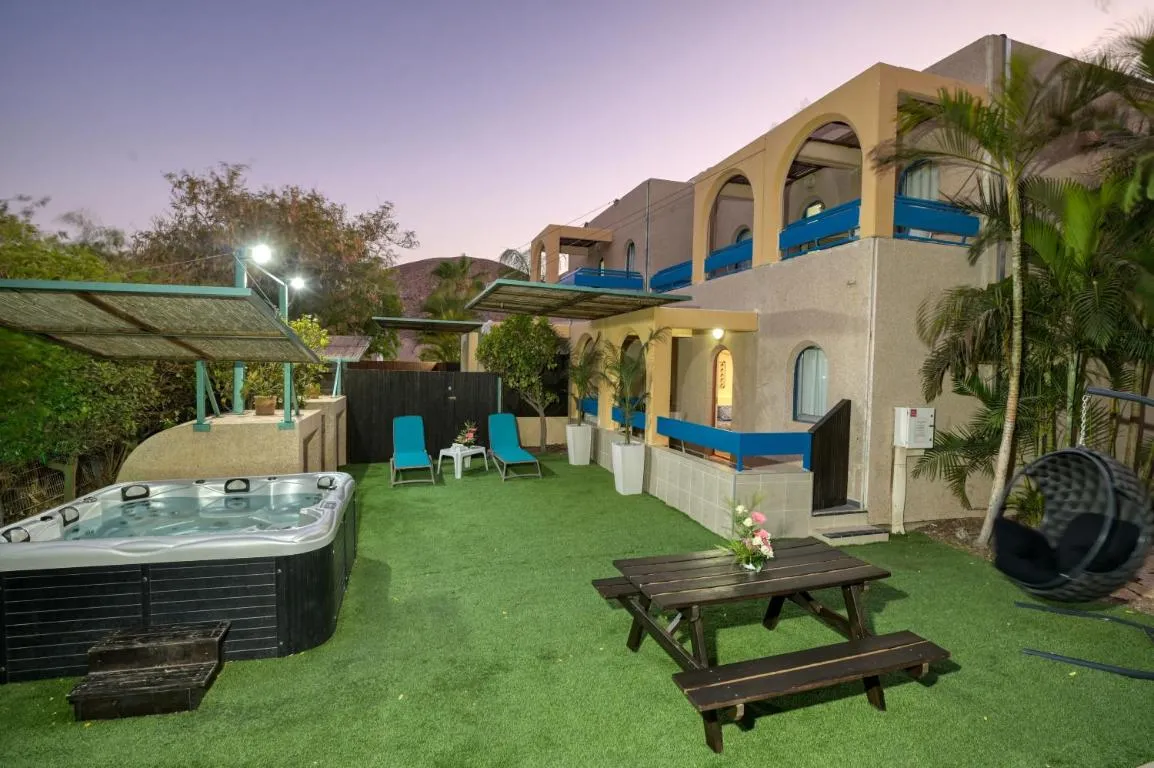 Club In Eilat Resort – Executive Deluxe Villa With Jacuzzi, Terrace & Parking
