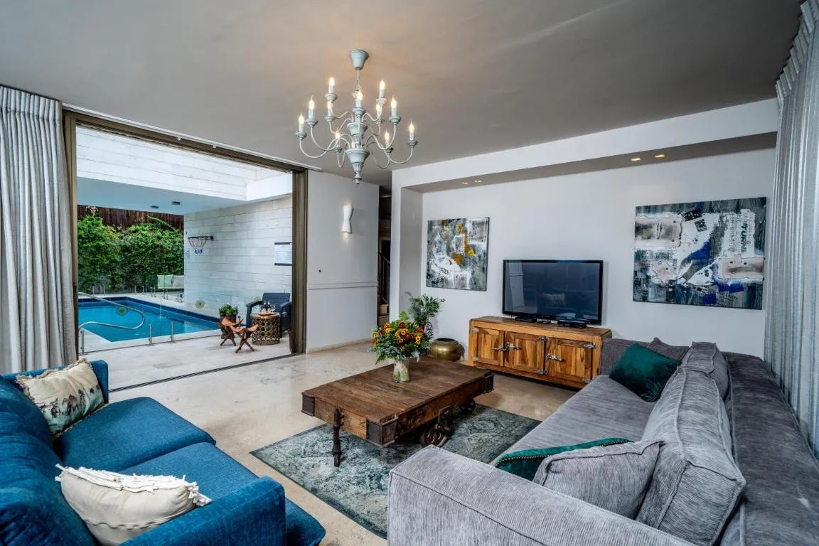 Country Villa – Ella Sun