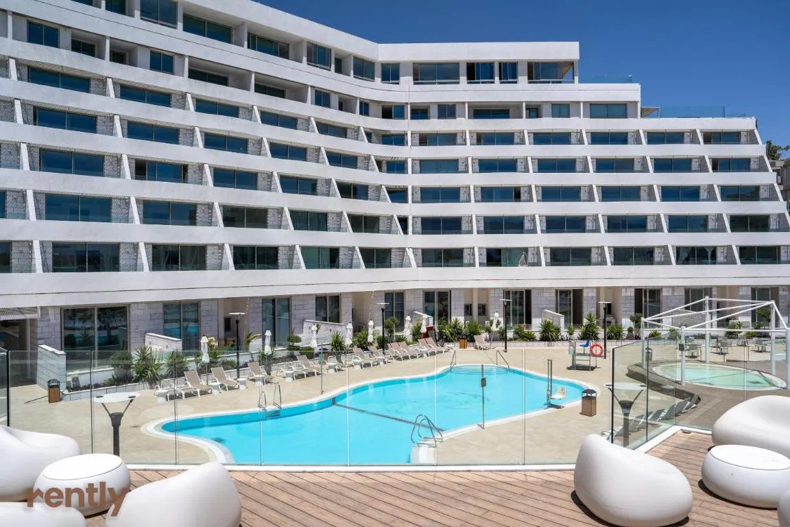 Sea side Daisy apartment – by Rently