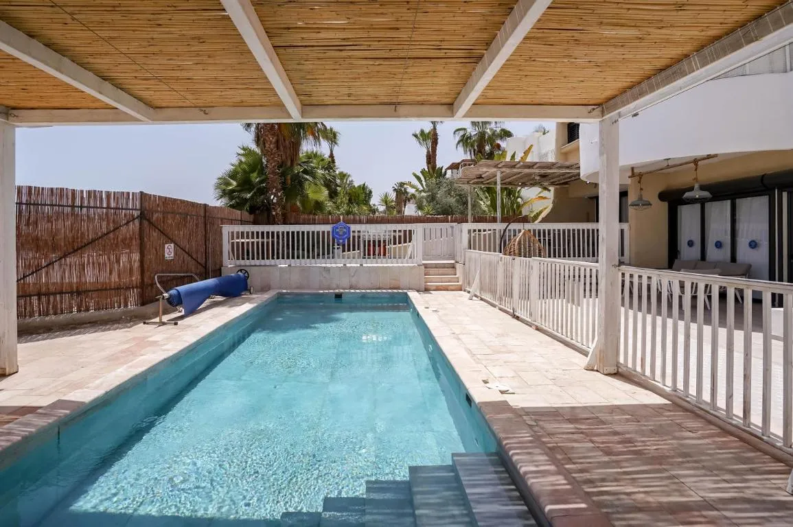YalaRent Cliff side villa with private pool
