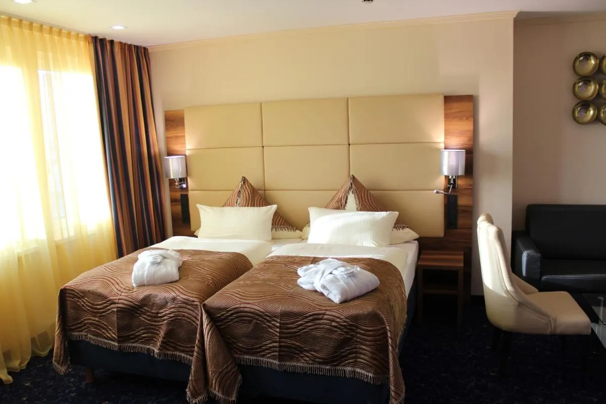 Image 1 of Grand Hotel Empire