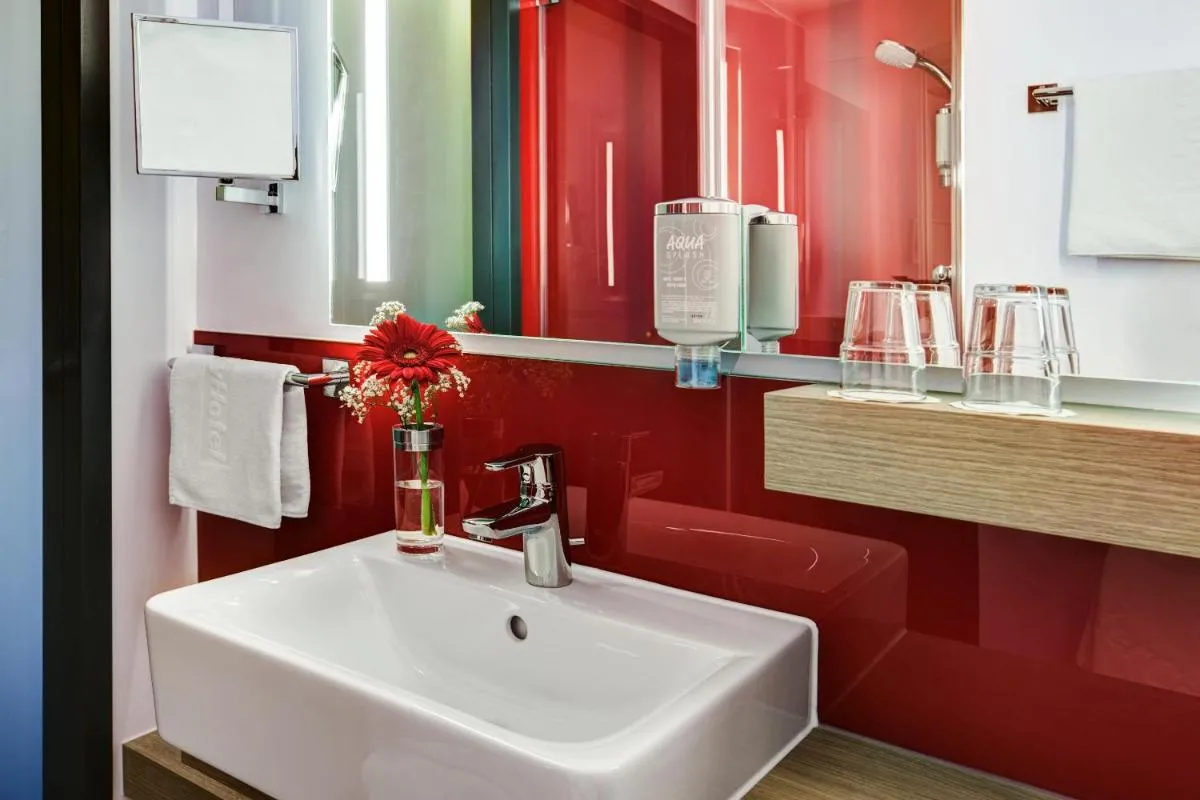 Image 2 of IntercityHotel Frankfurt Airport