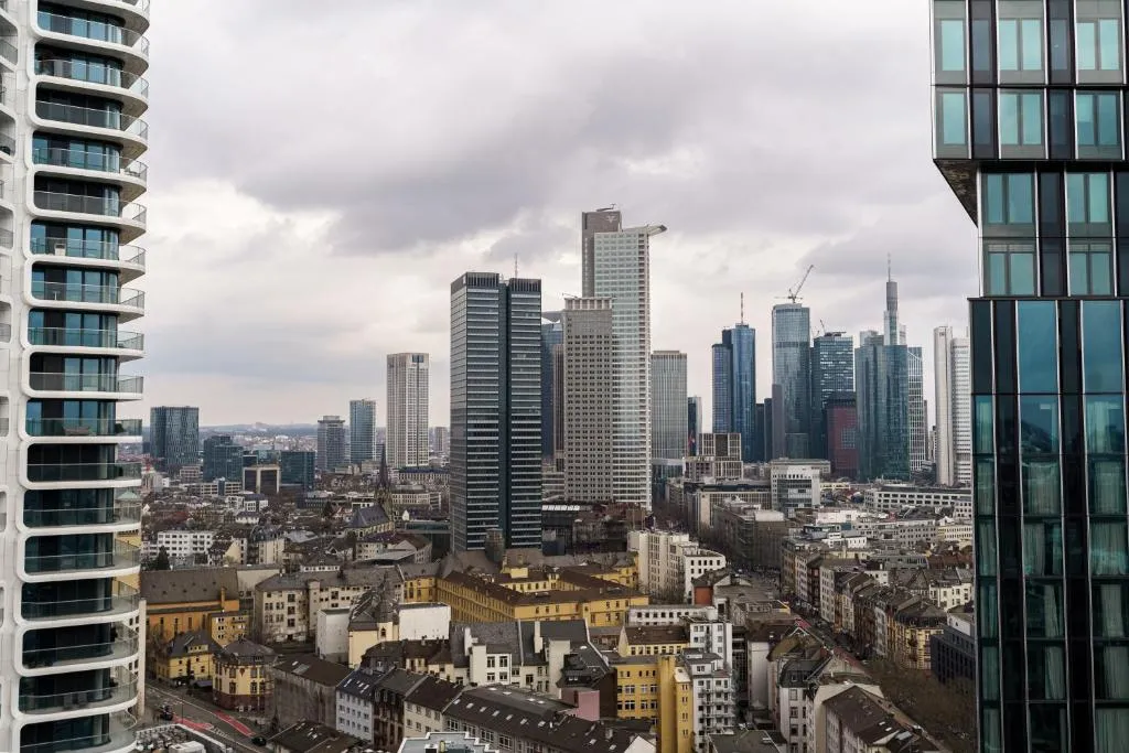 Image 1 of Skyline Blick Frankfurt – Nahe Messe