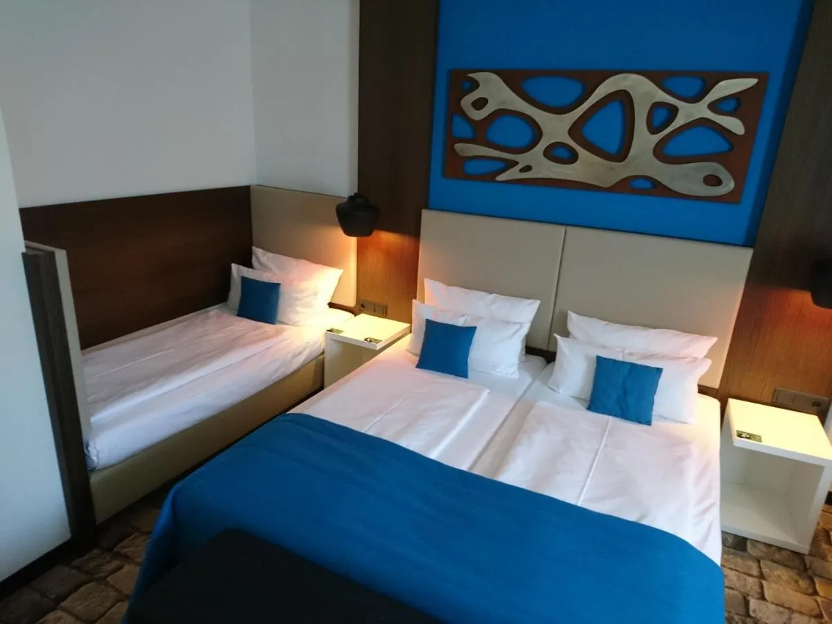 Image 6 of Turm Hotel