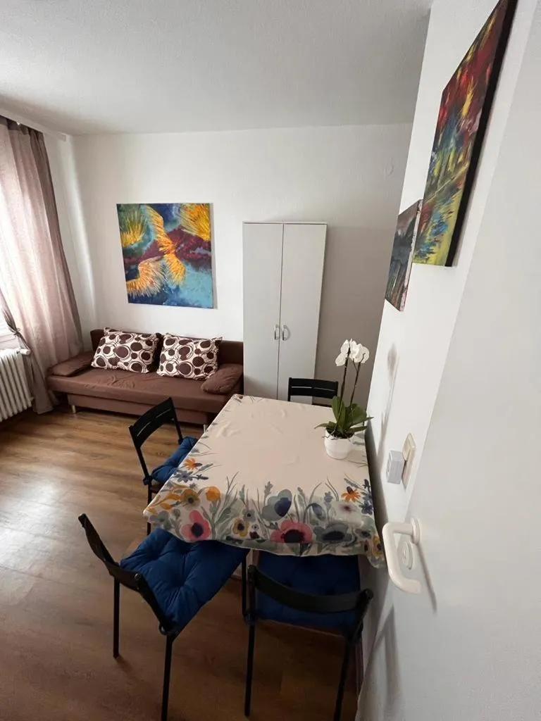 Image 6 of Apartment