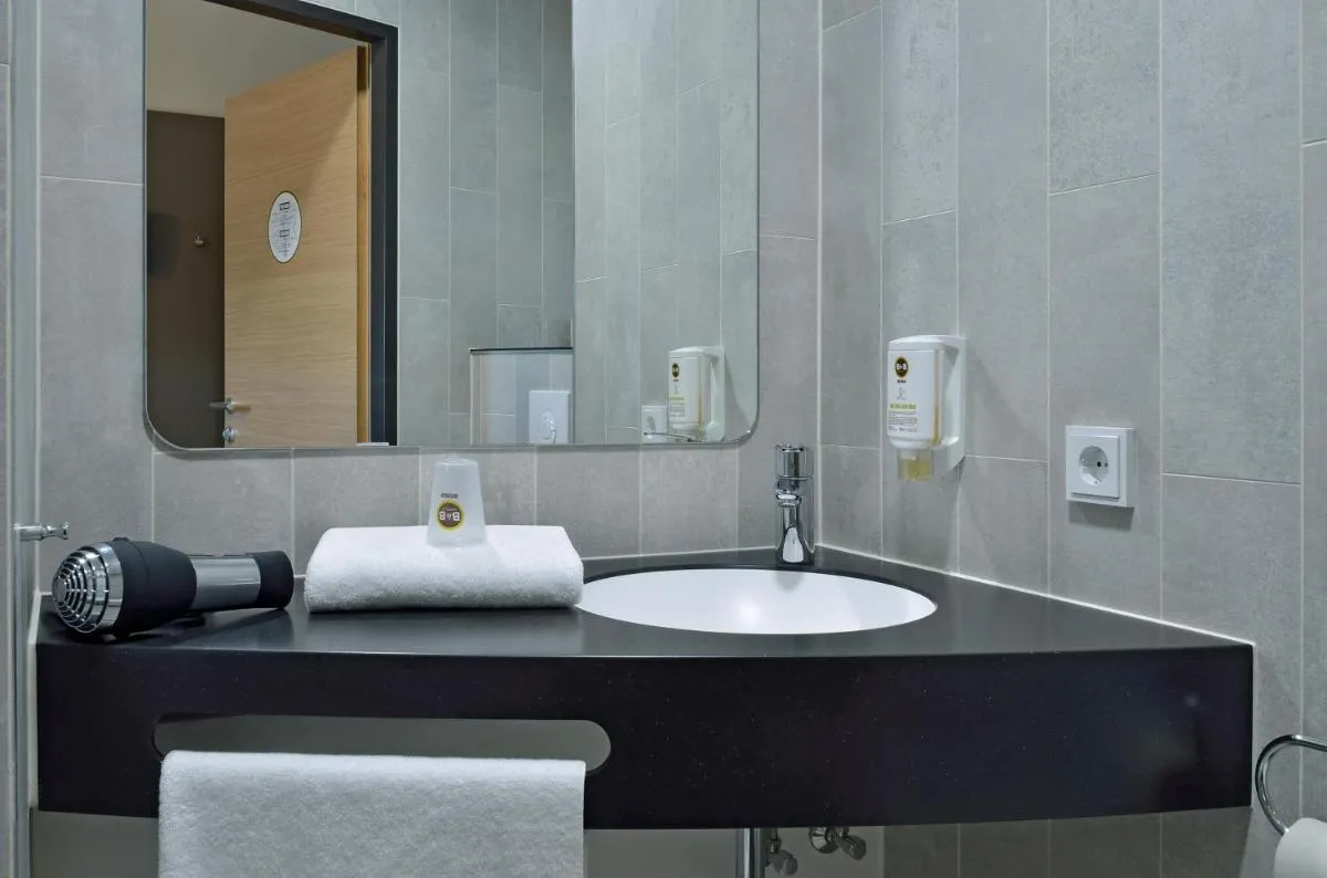 Image 3 of B&B HOTEL Frankfurt City-Ost
