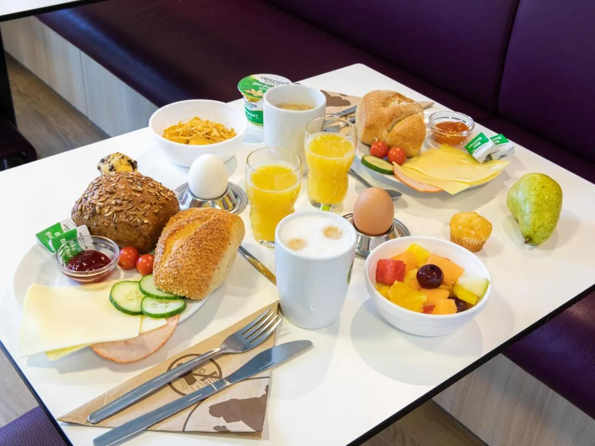 Image 6 of B&B HOTEL Frankfurt-Niederrad