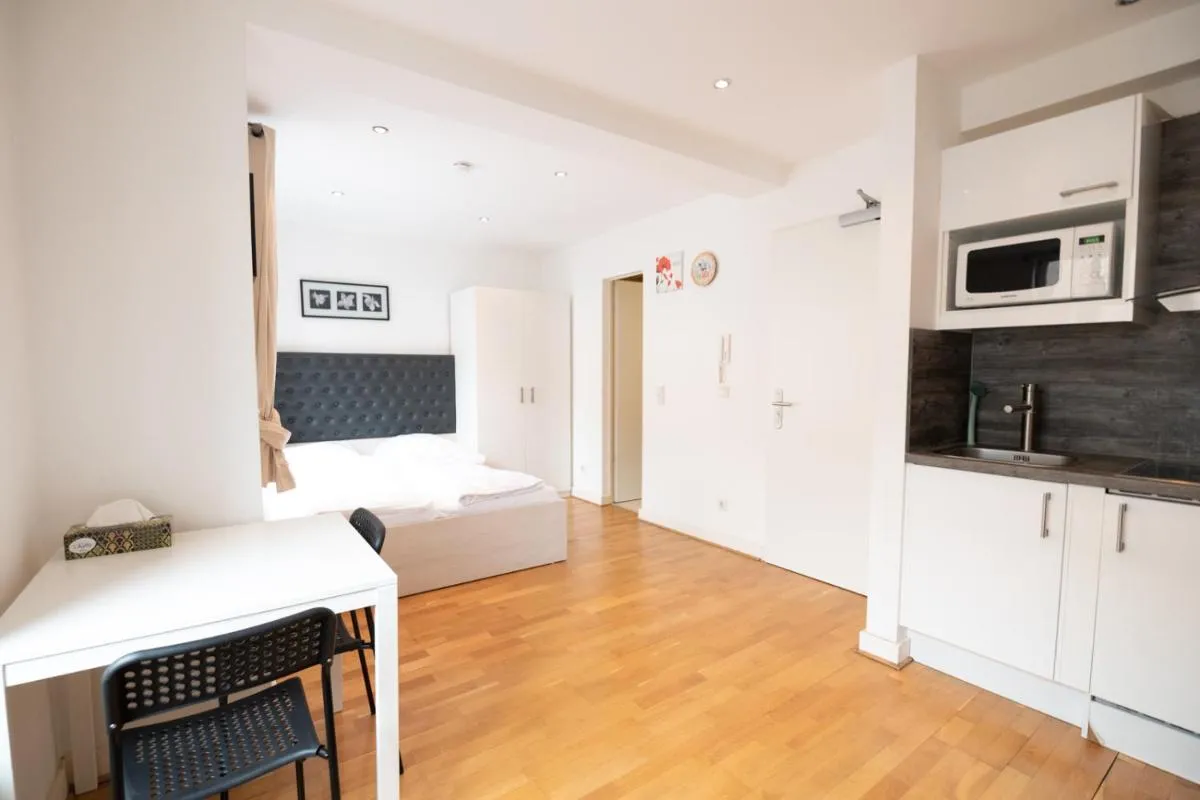 Image 2 of Charming Apartments Frankfurt City