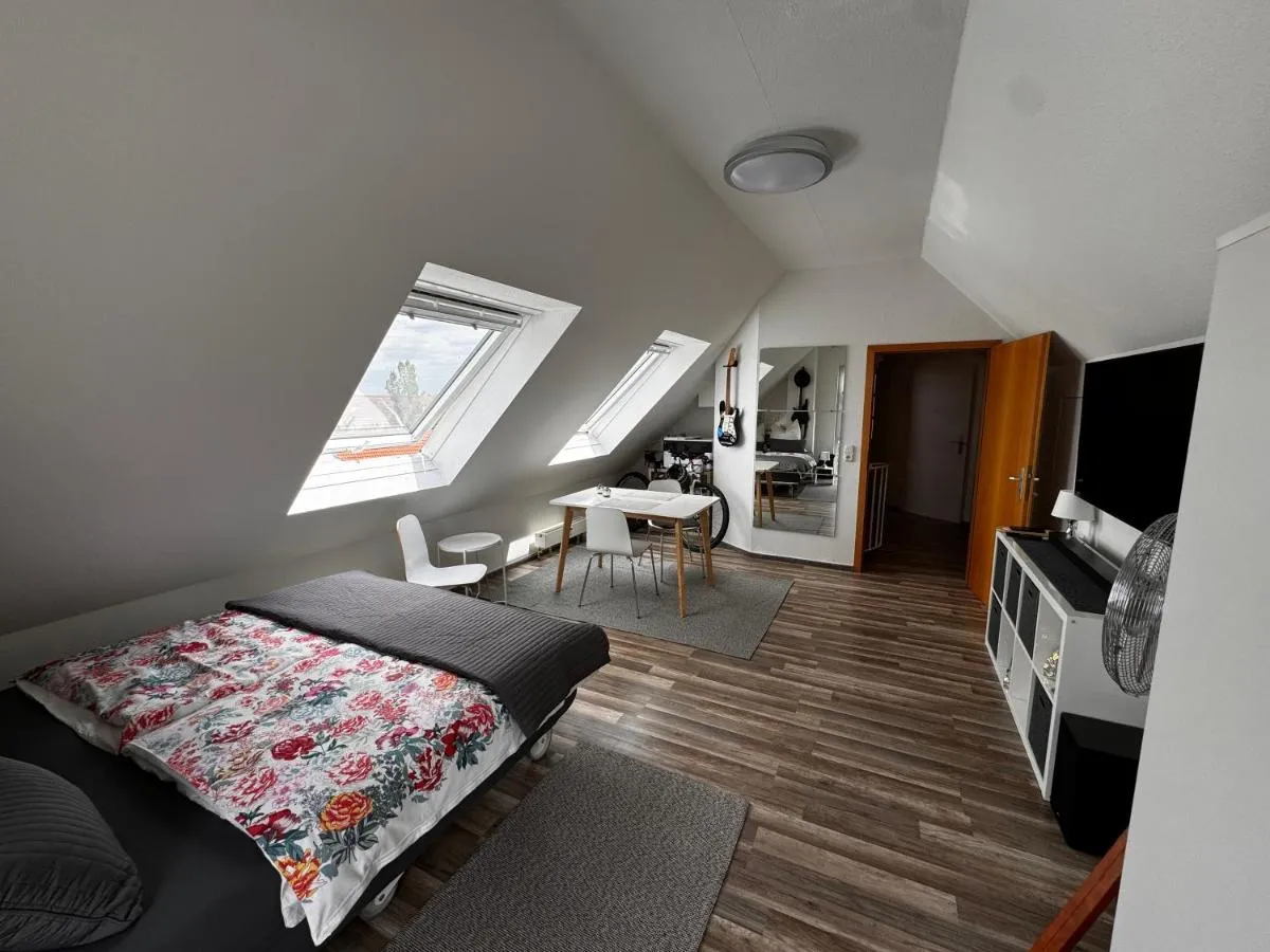 Image 3 of Gemütliche helle Dach-Wohnung in Frankfurt
