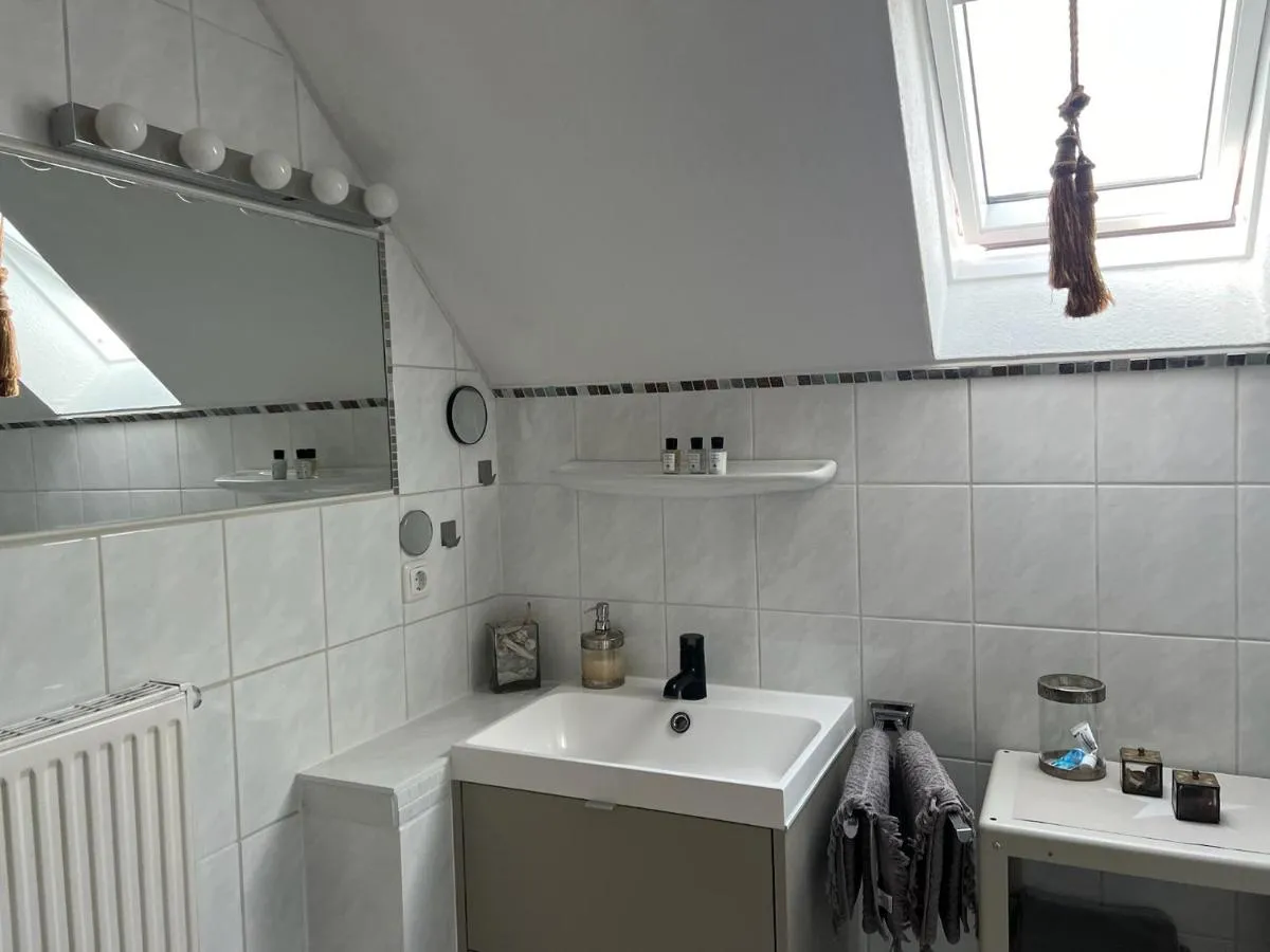 Image 2 of Gemütliche helle Dach-Wohnung in Frankfurt