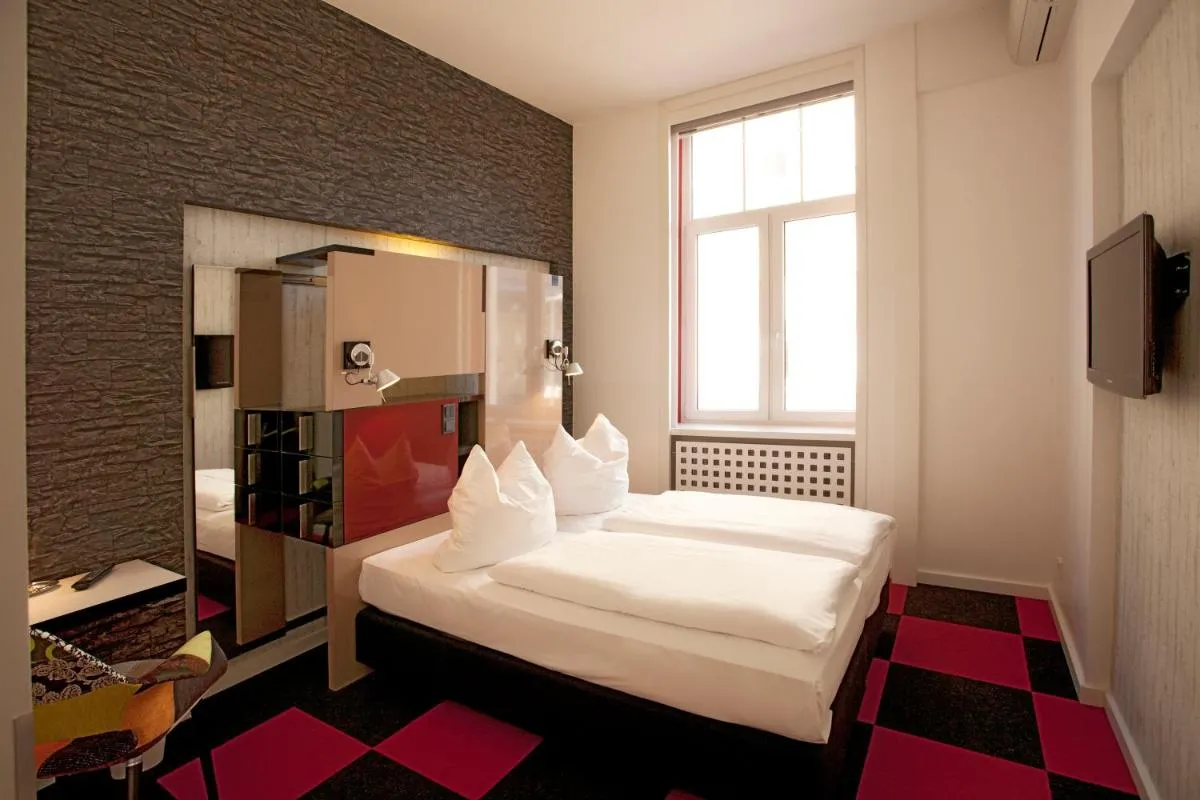 Image 1 of Hotel Cristall – Frankfurt City