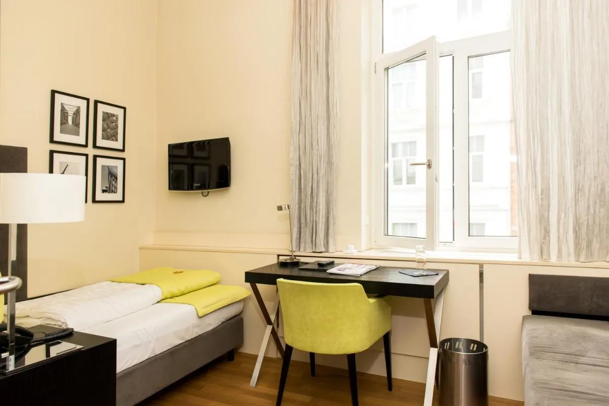 Image 4 of Hotel Hamburger Hof