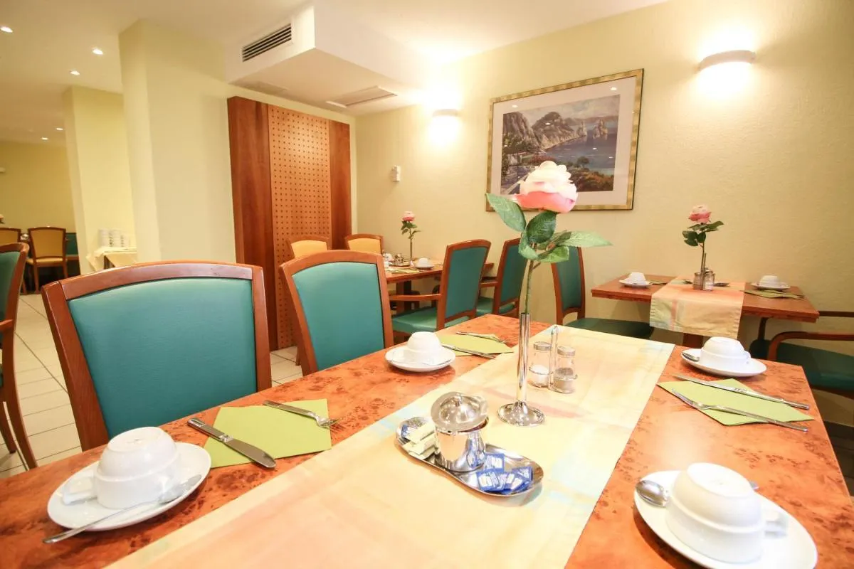Image 3 of Hotel Miramar am Römer