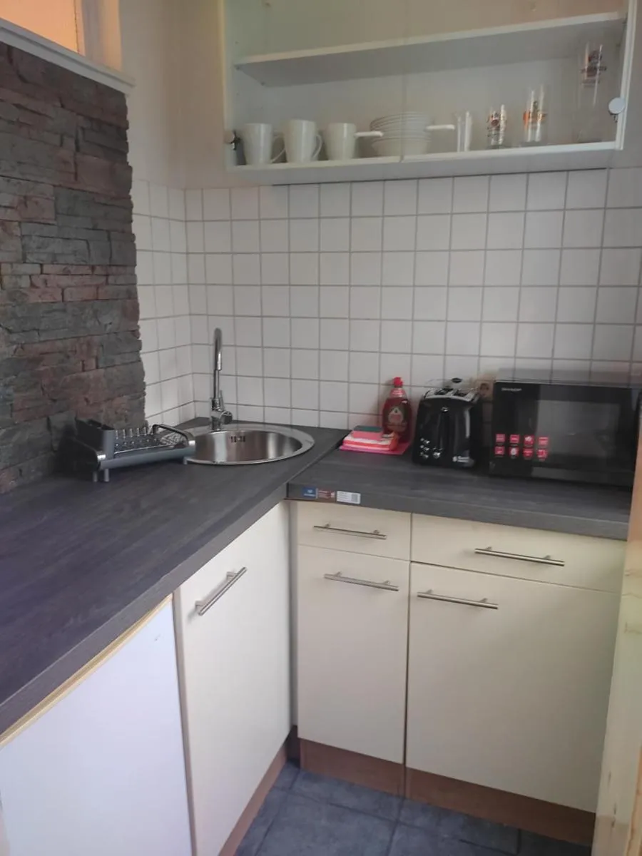 Image 3 of Kleines Apartment in Frankfurt mit eigenem Stellplatz in Messenähe