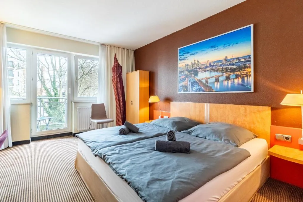 Image of Nähe Frankfurt Messe mit Netflix und Balkon