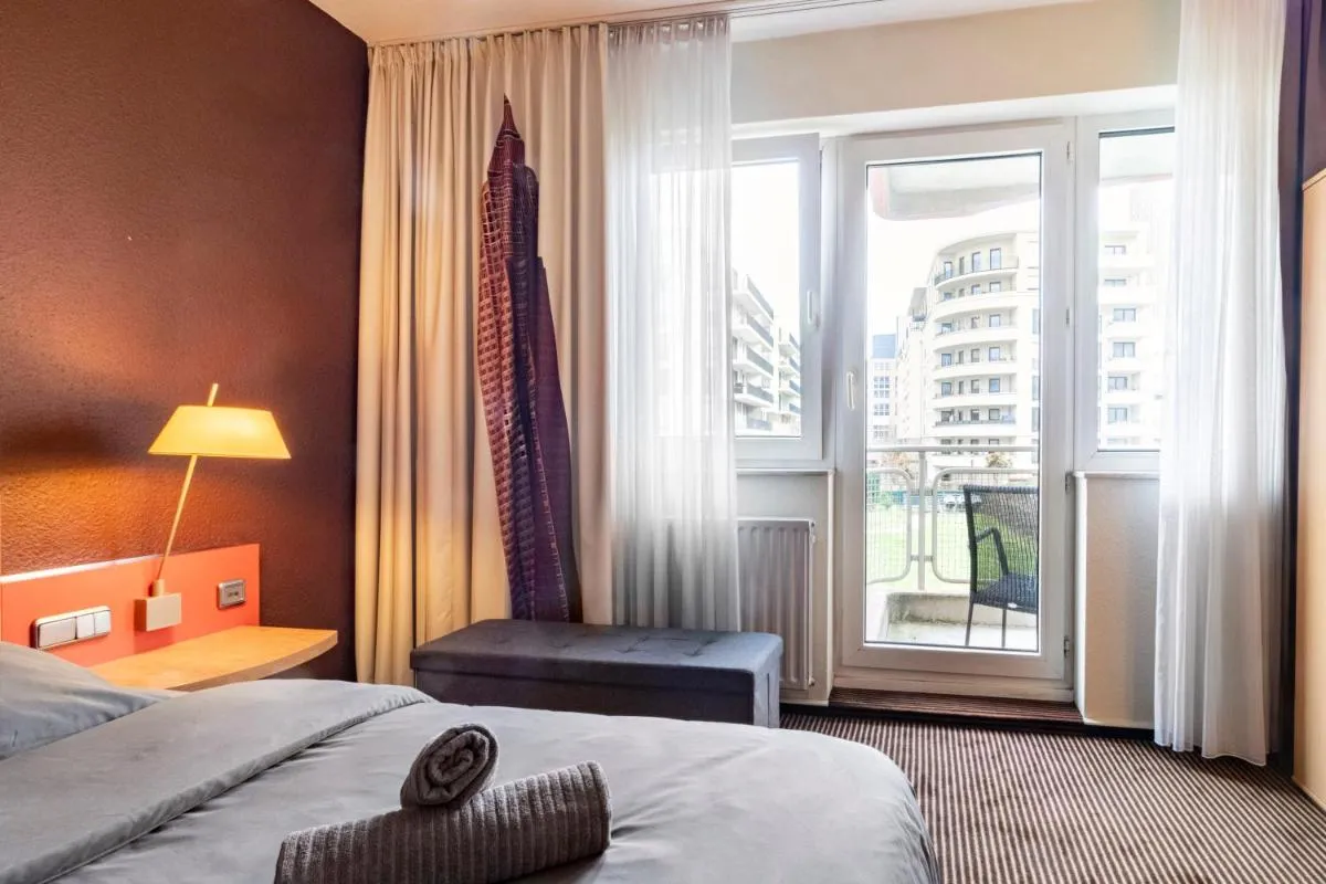 Image 1 of Nähe Frankfurt Messe mit Netflix und Balkon