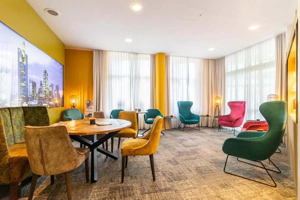 Image 2 of Nähe Frankfurt Messe mit Netflix und Balkon
