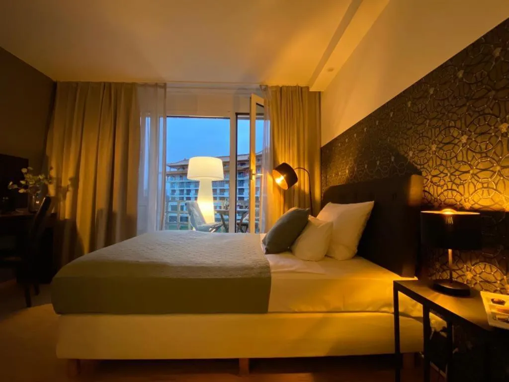 Image of Paragon Apartments