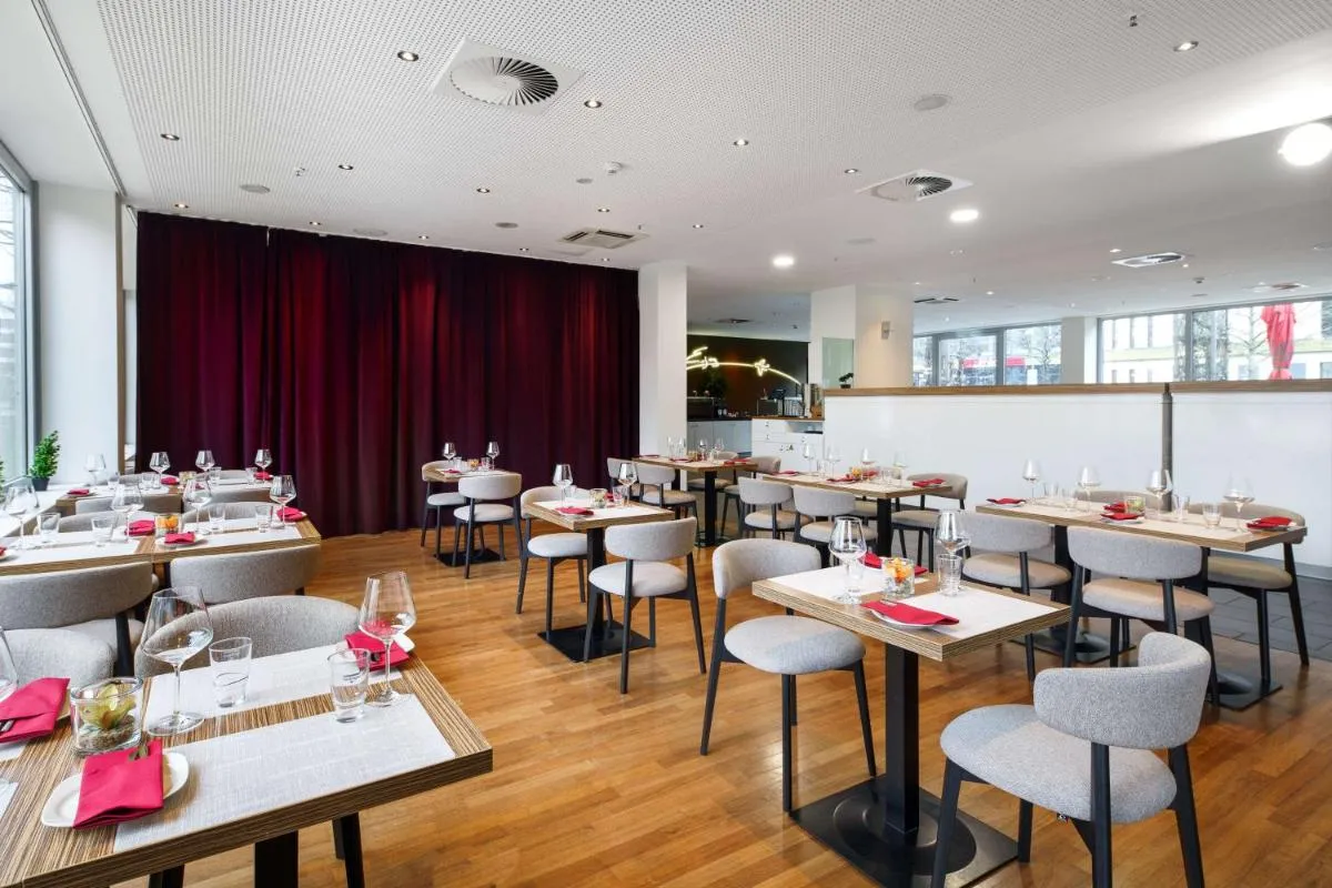 Image 2 of Park Inn by Radisson Frankfurt Airport
