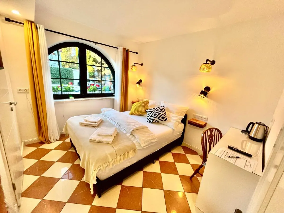 Image 6 of VILLA ORCHARD Frankfurt