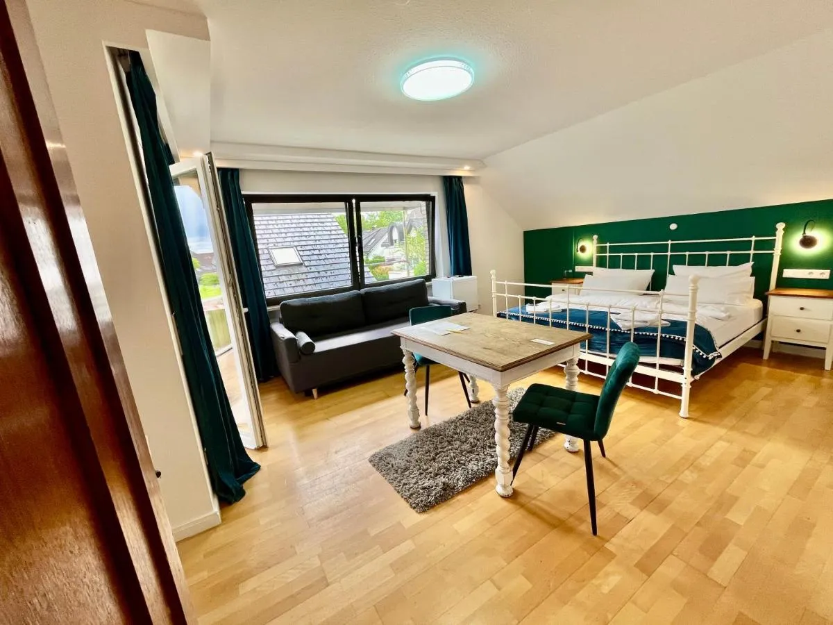 Image 3 of VILLA ORCHARD Frankfurt