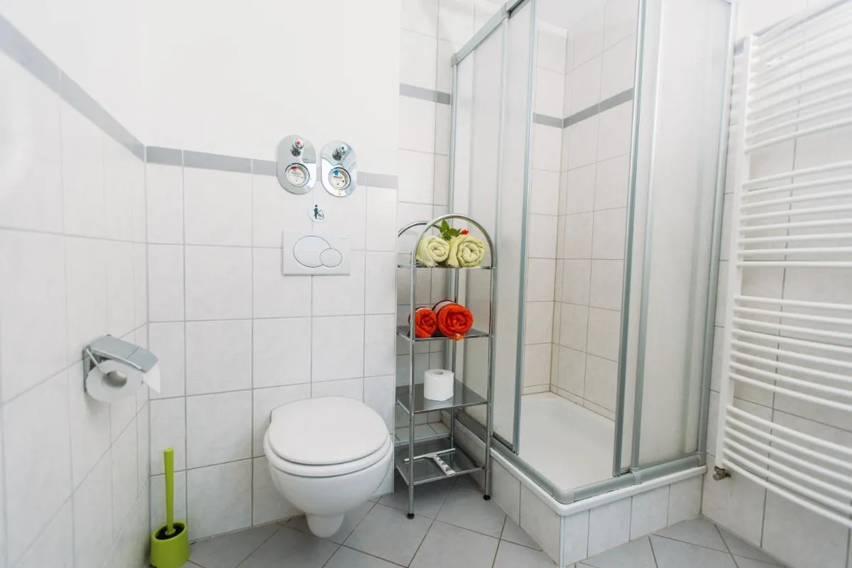 Image 2 of flat2let Apartment 1