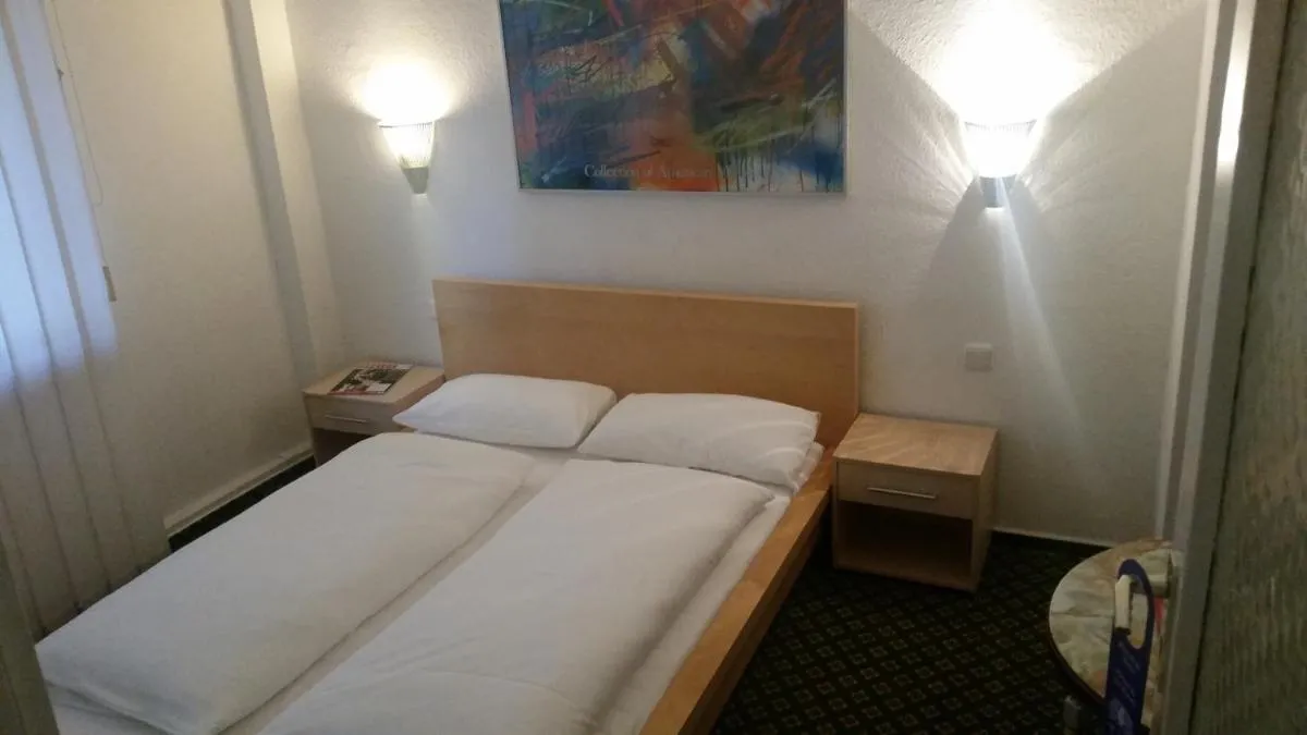 Image 1 of Hotelgarni Frankfurt