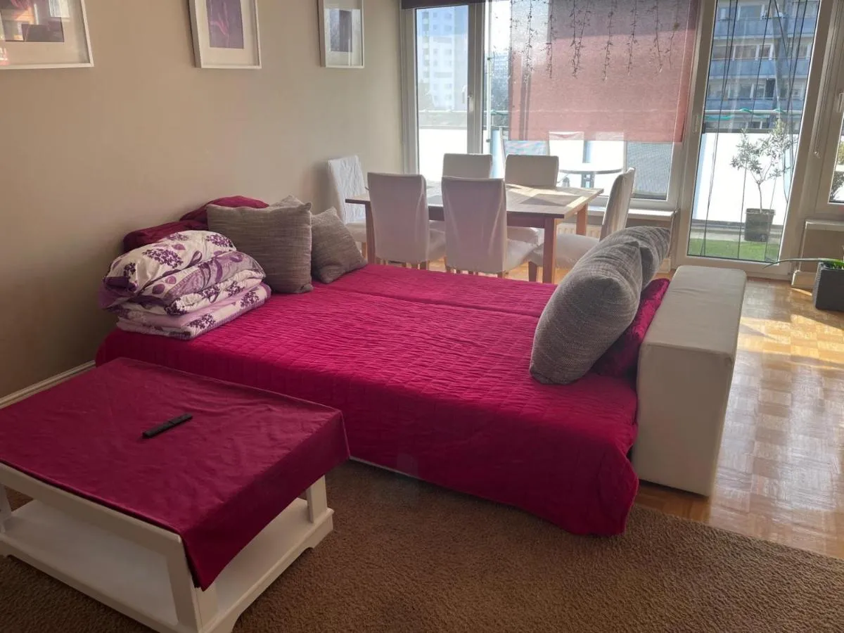 Image 1 of Zentrale, helle Wohnung mit Balkon! Ideal für Messe, Business und Städtereise