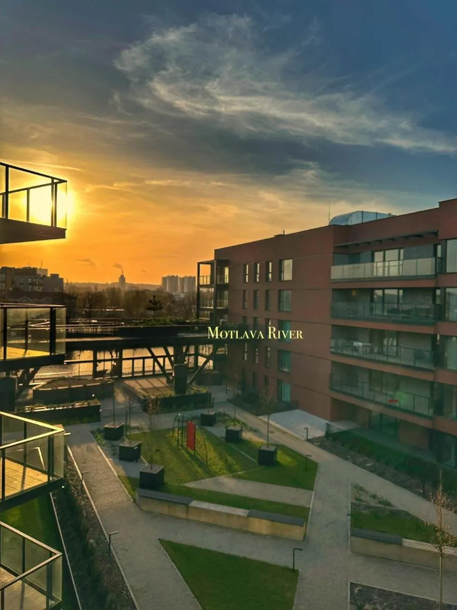 Image 3 of 3 Waves Apartment Gdansk STARÓWKA- GYM, SAUNA, KidsPlay, PARKING