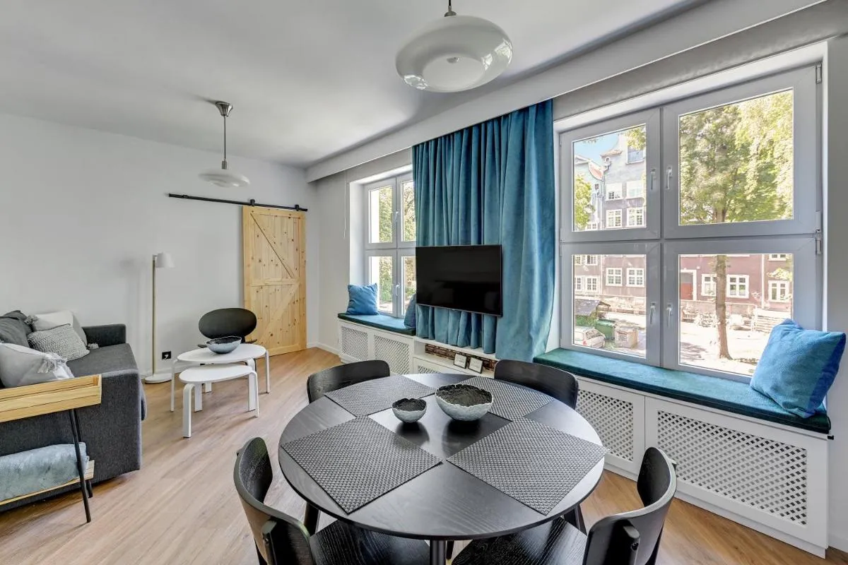 Image 4 of 4 Lions Grobla