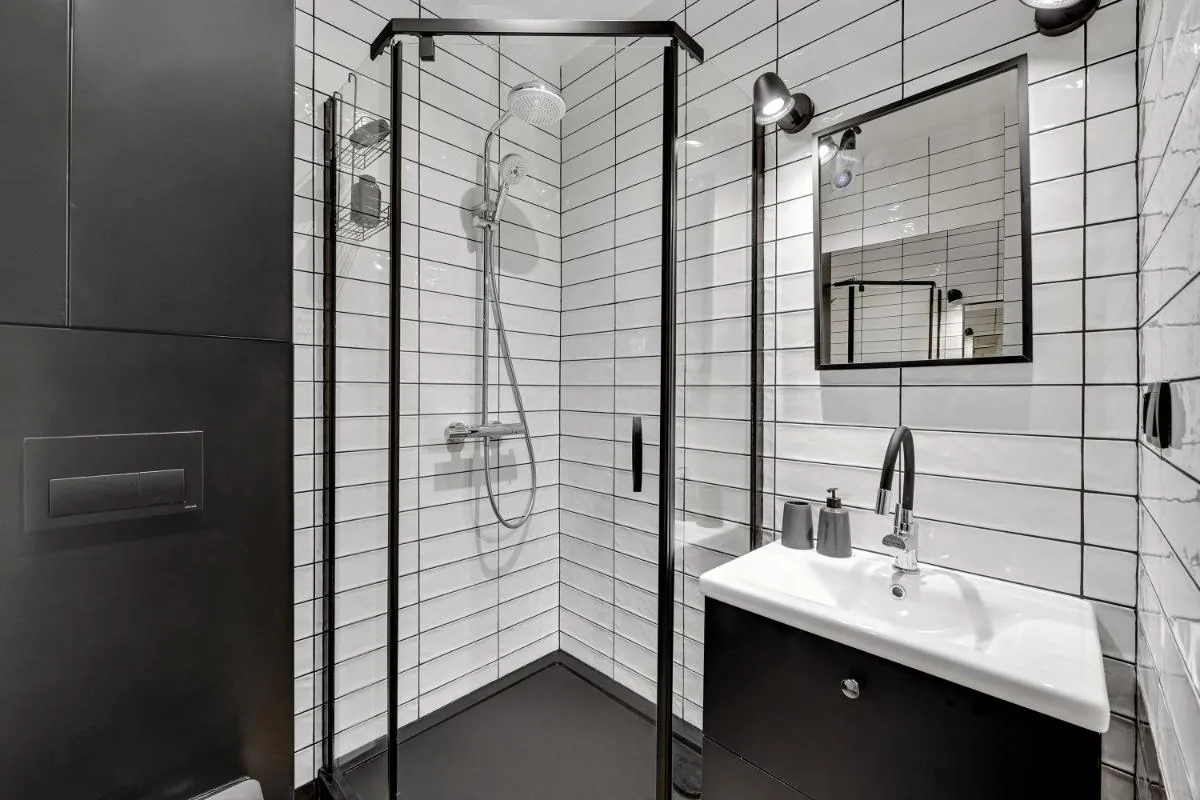 Image 2 of 4 Lions Grobla