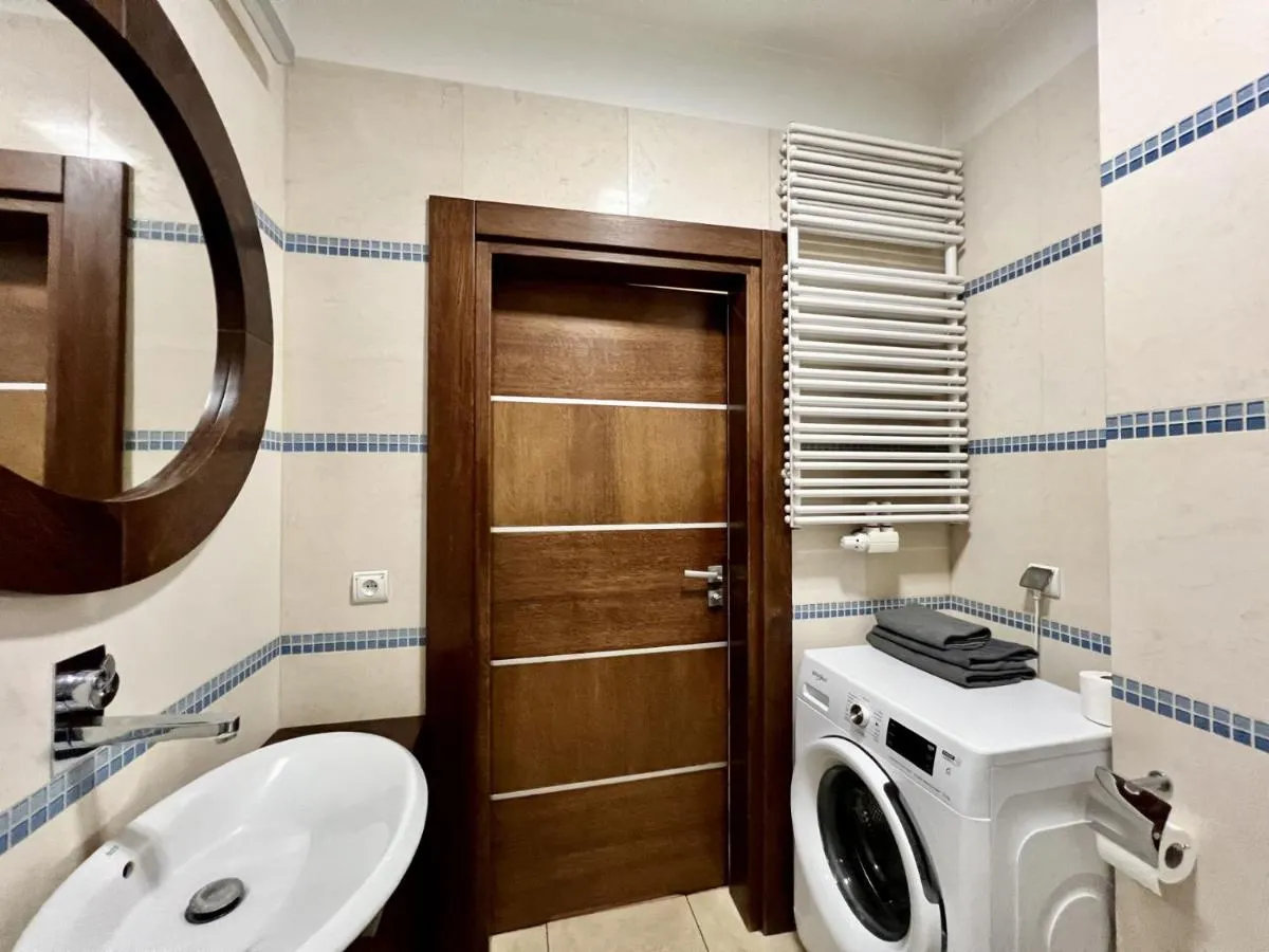 Image 2 of 98m2 Apartment Oldtown Yacht Marina