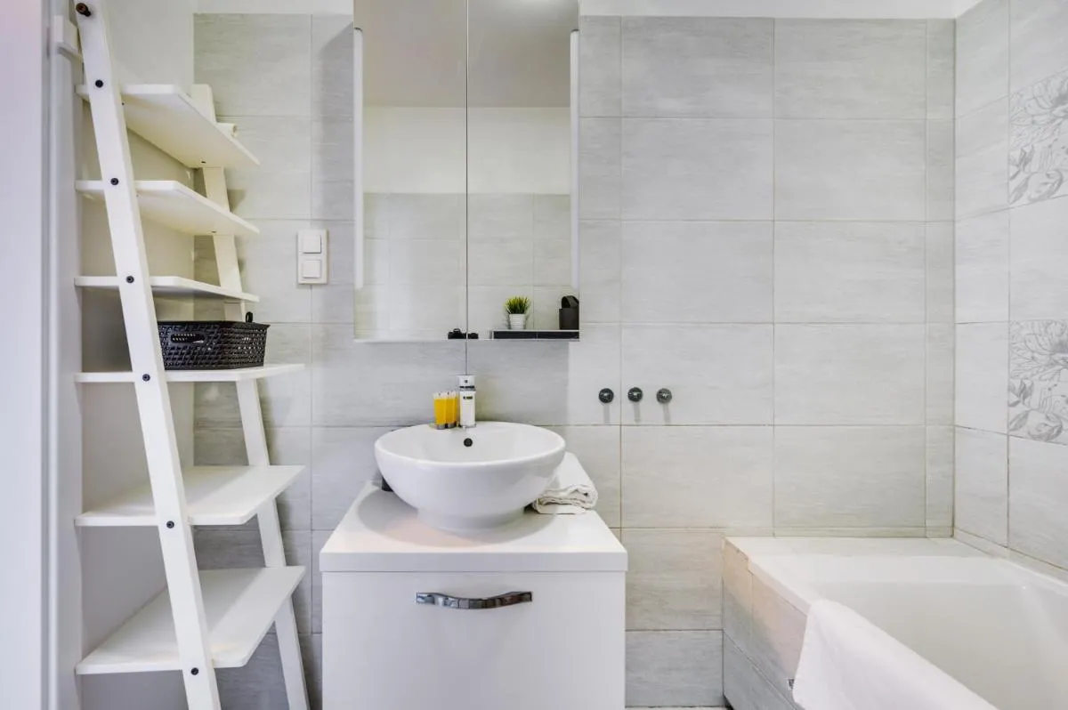 Image 2 of Aleja Rzeczypospolitej 4C by Homeprime