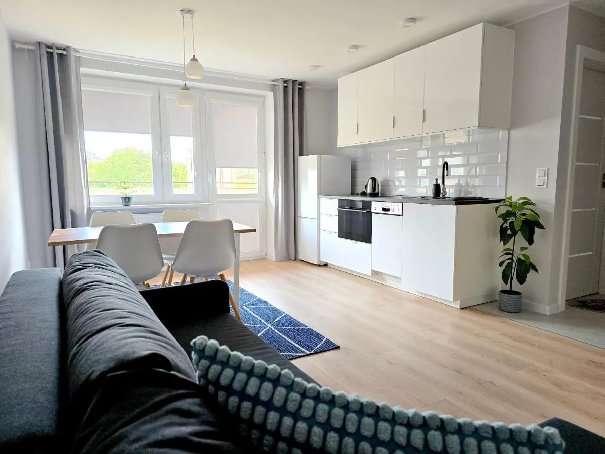 Image 6 of Apartment Eleven Long Gardens Old Town City Center