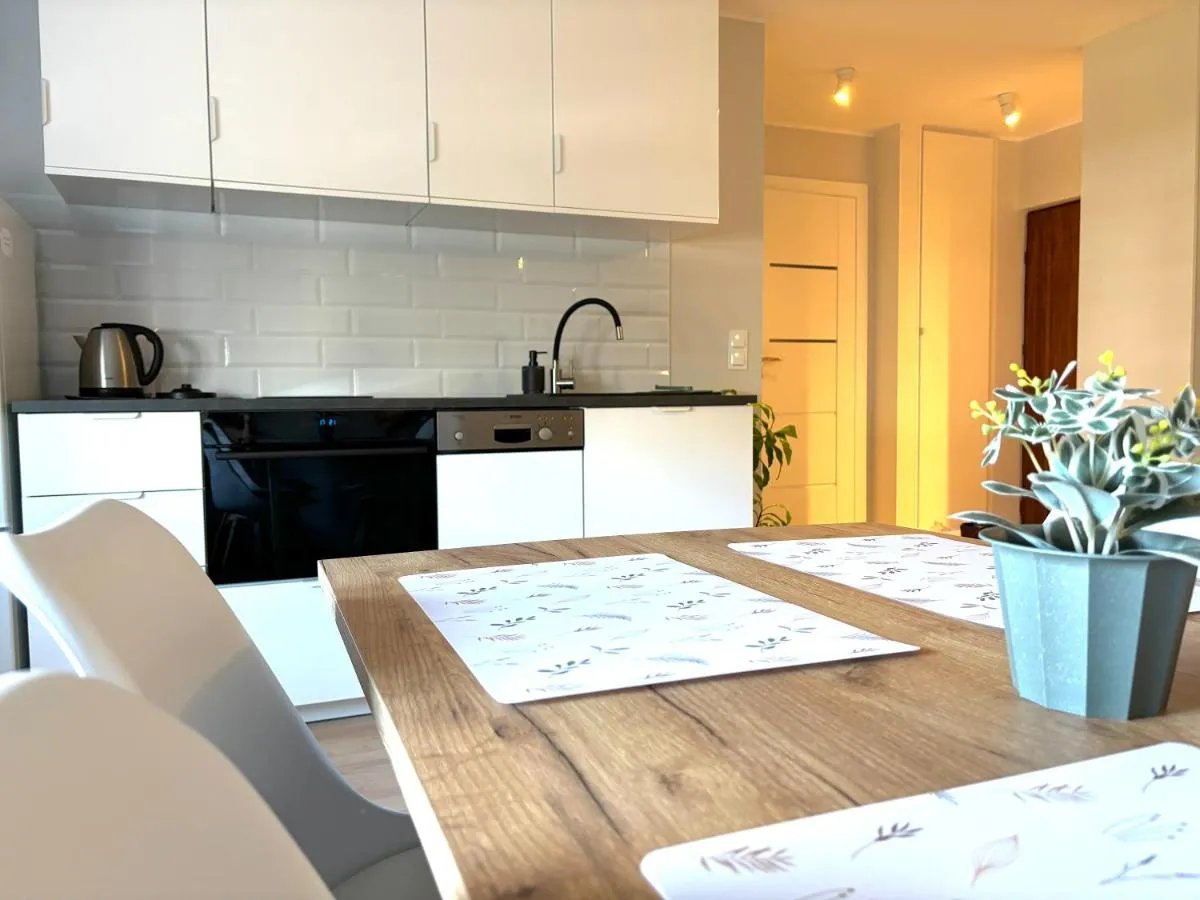 Image 5 of Apartment Eleven Long Gardens Old Town City Center