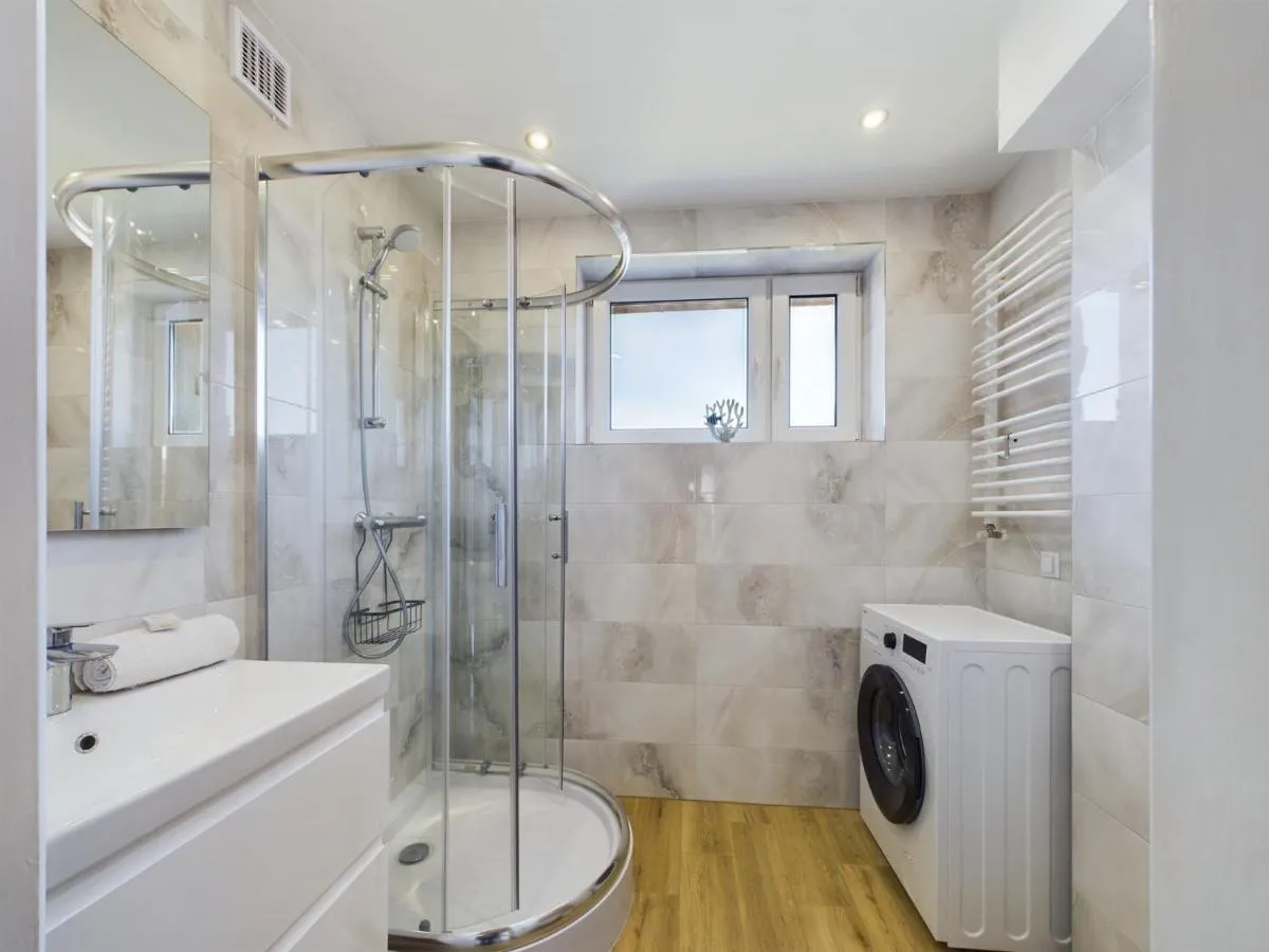 Image 2 of Beautiful Apartment for 6 people Located 550 m from the Beach by Renters