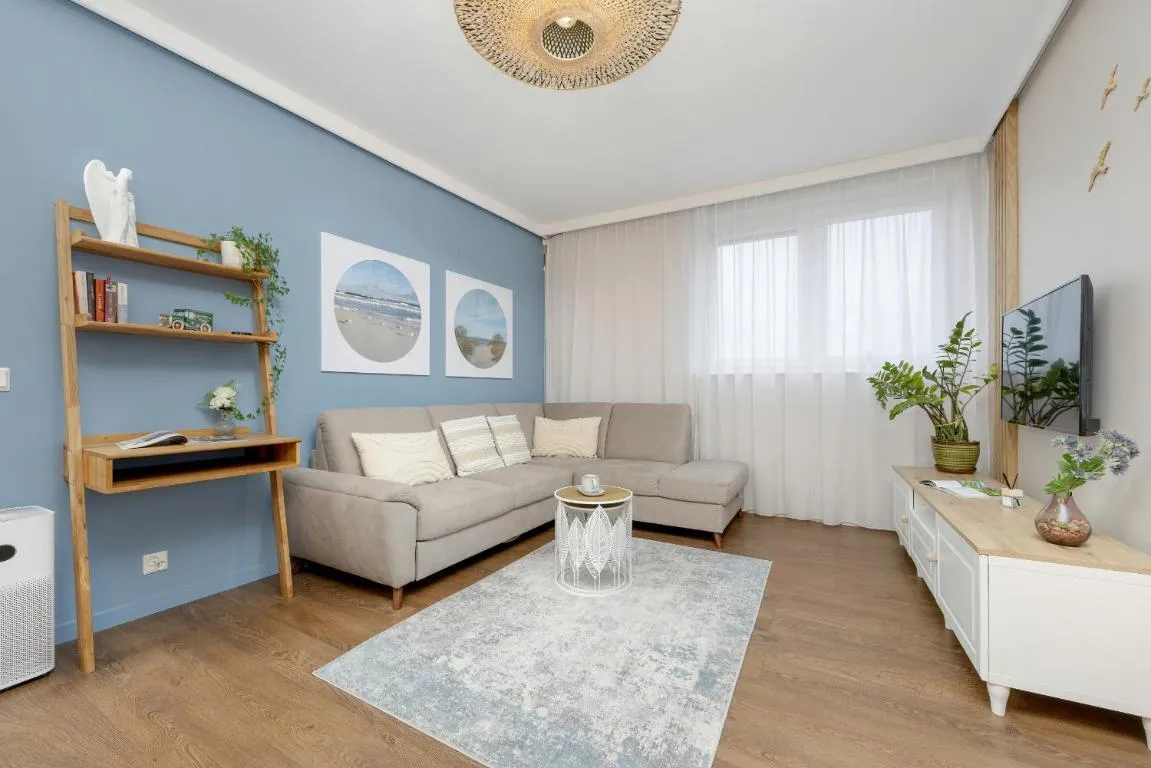 Image of Blue Apartment Słowackiego with Balcony and Parking in Gdańsk by Renters